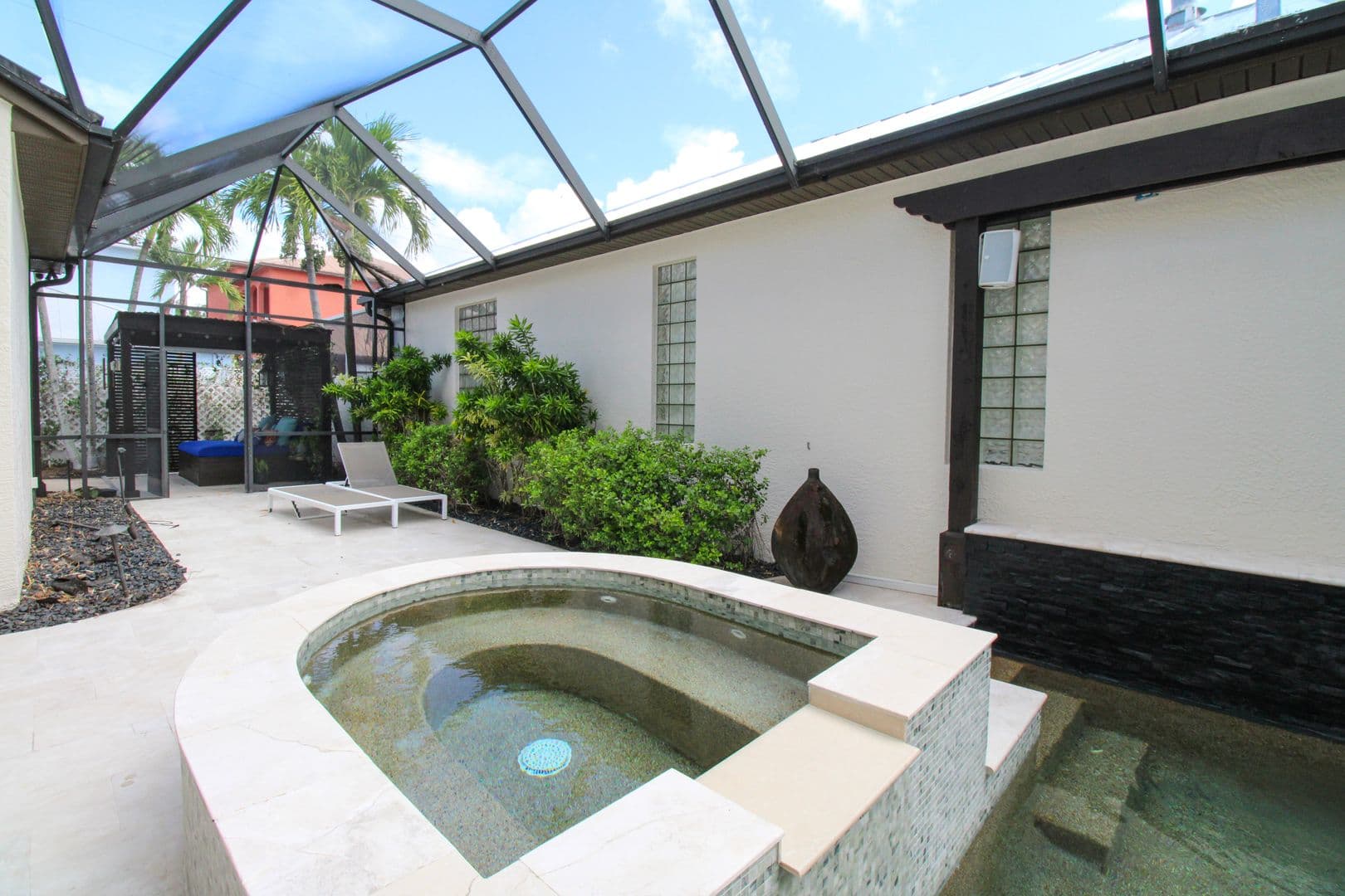 Naples House: 647 110th Avenue North