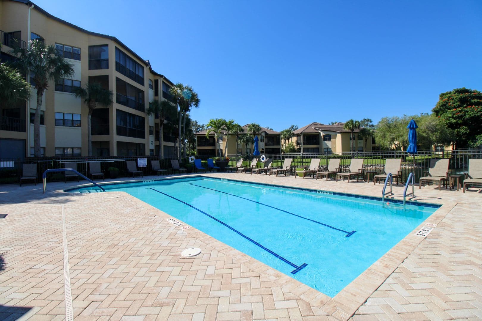 Naples House: 172 Vintage Circle Unit 202