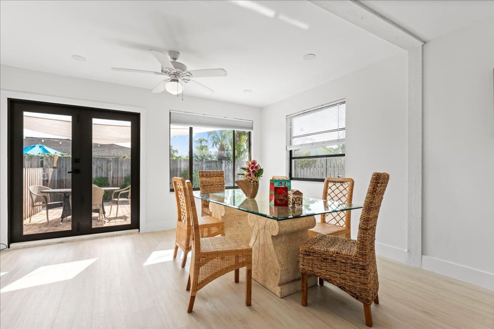 Naples House: 1332 Granada Boulevard