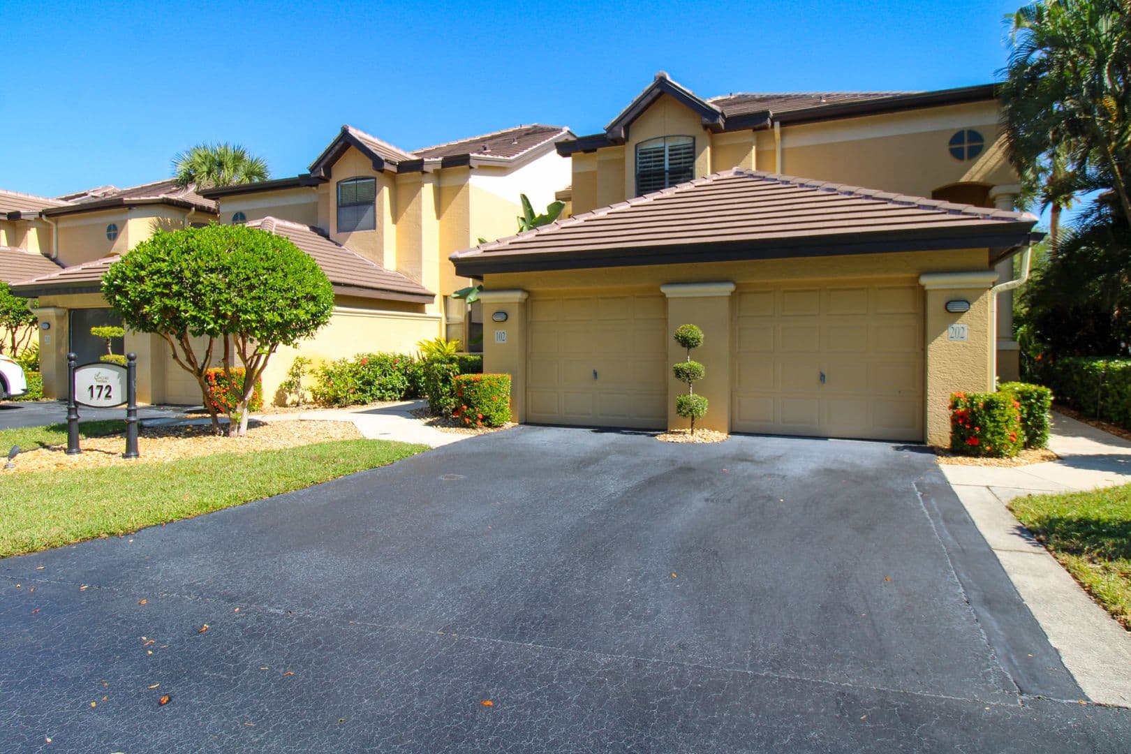 Naples House: 172 Vintage Circle Unit 202