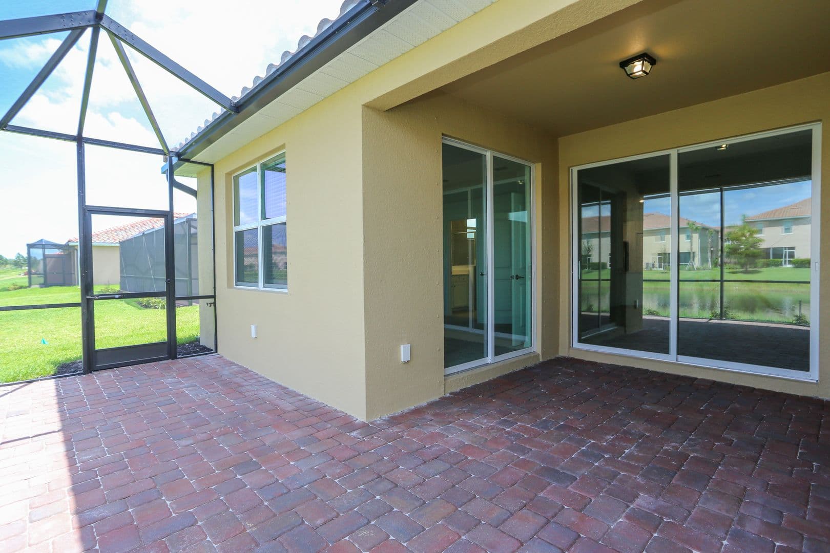 Naples House: 2599 Vine Avenue