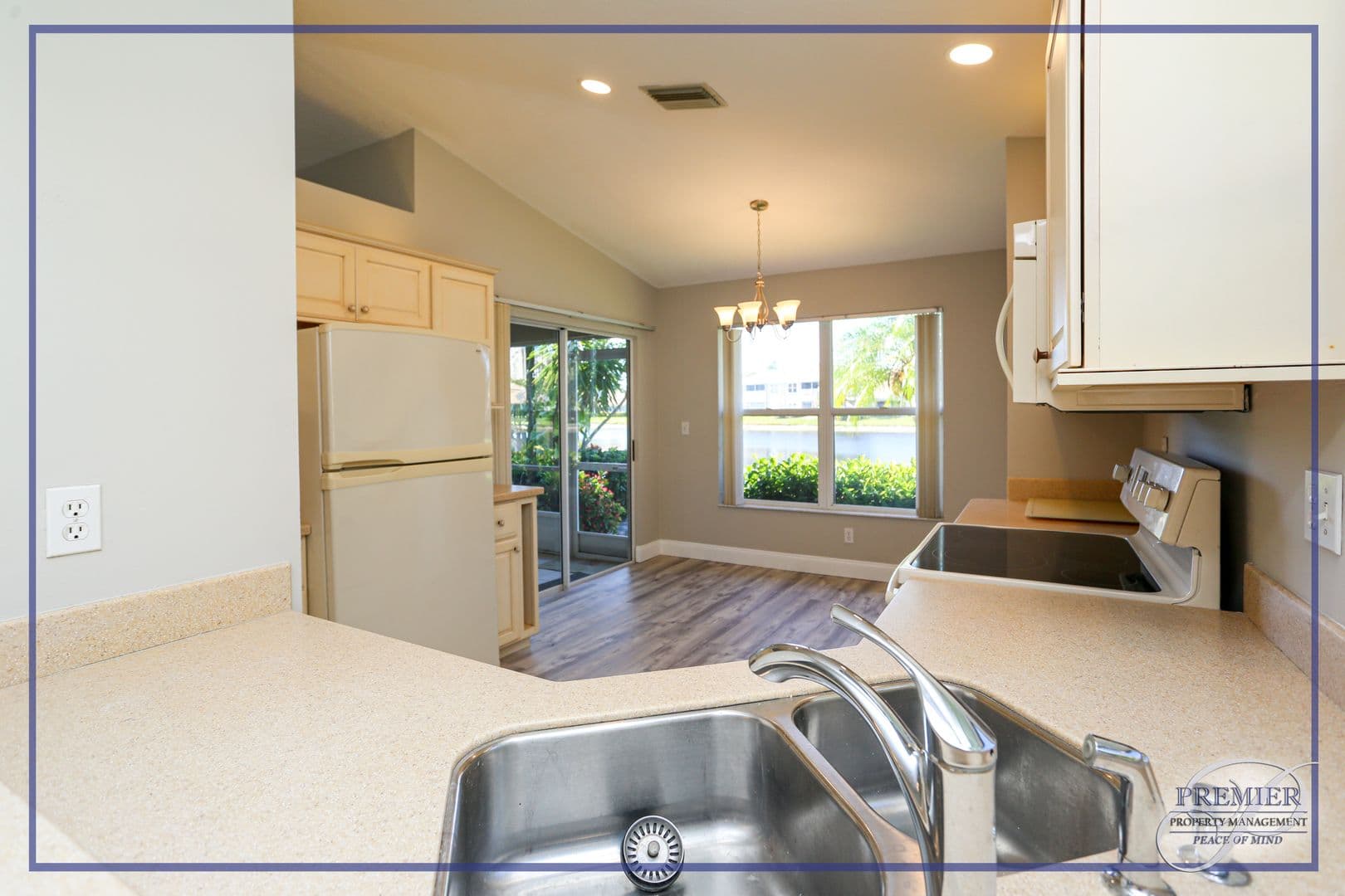 Naples House: 402 Emerald Bay Circle #E7
