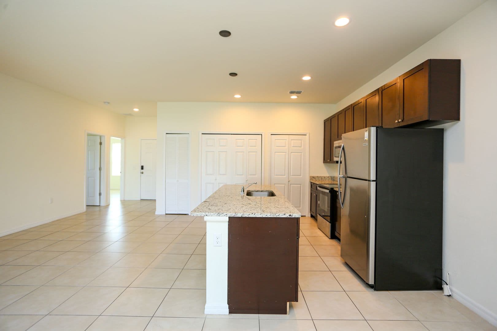 Naples Apartment: 2061 Sunshine Boulevard