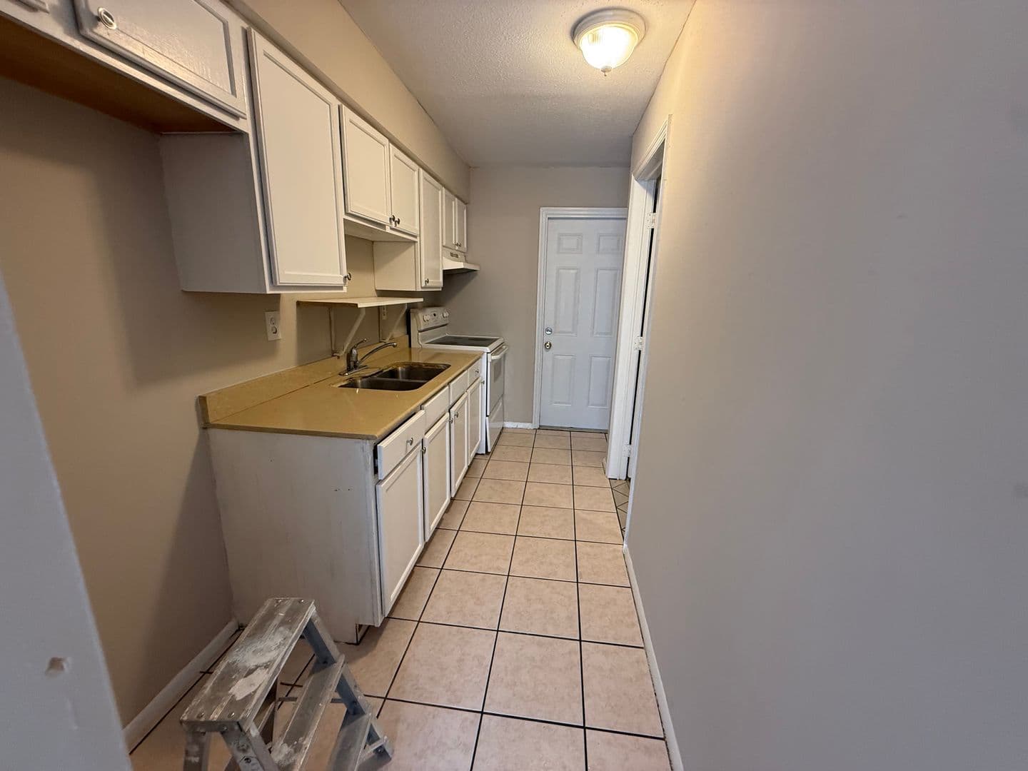 Fort Myers Apartment: 5645 6th Avenue