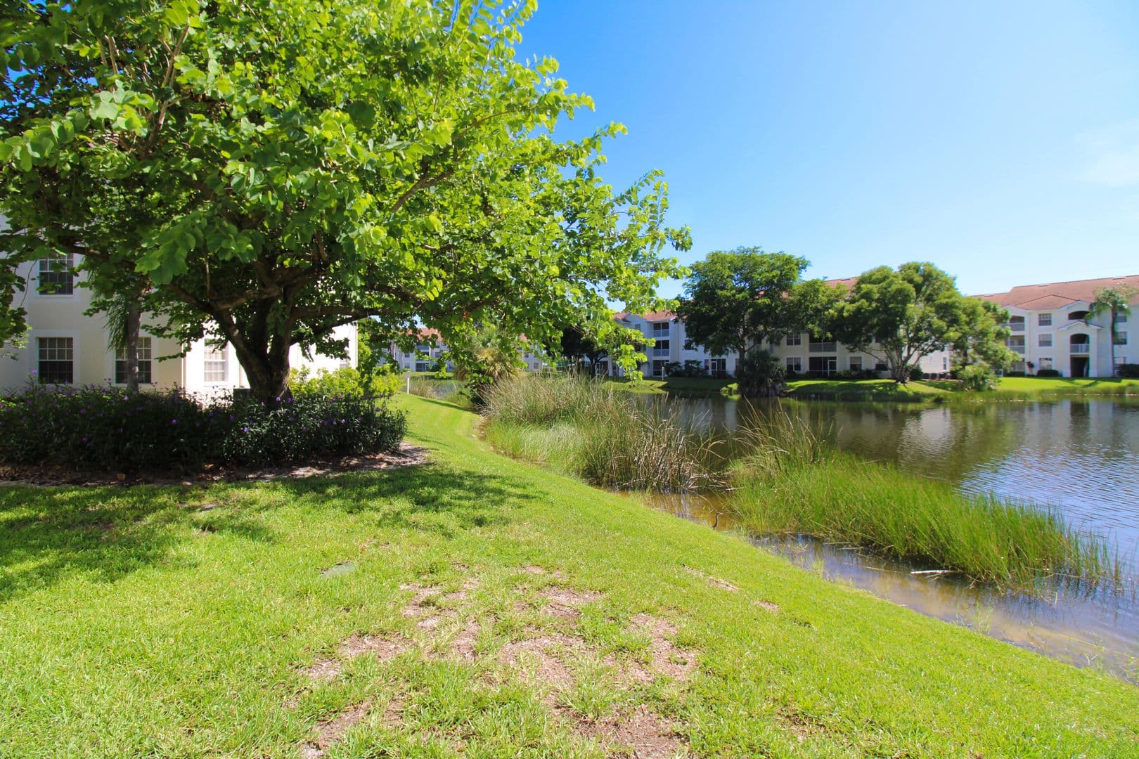 Naples Condo: 4630 St. Croix Lane #827