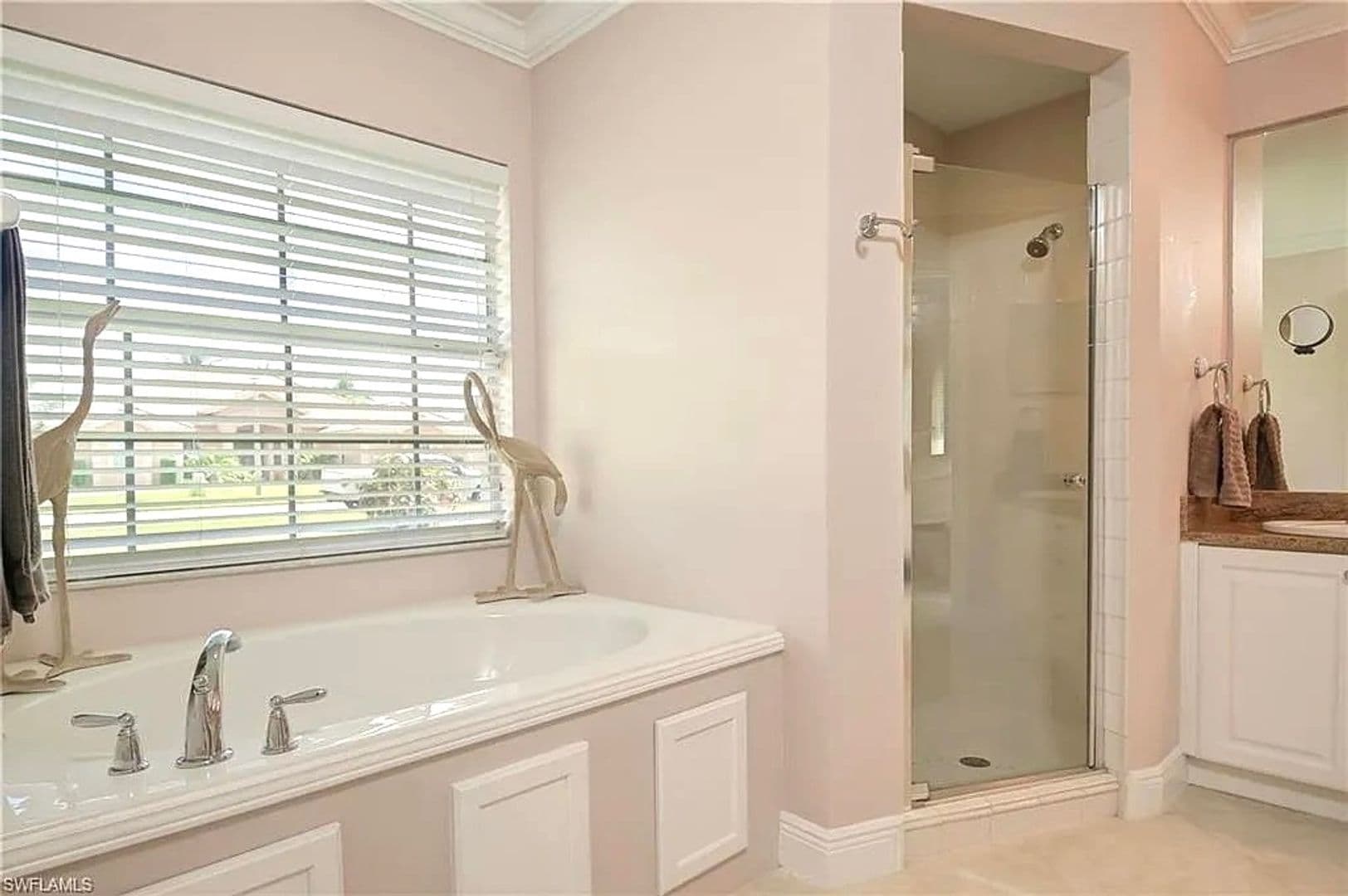 Naples House: 333 Wentworth Court