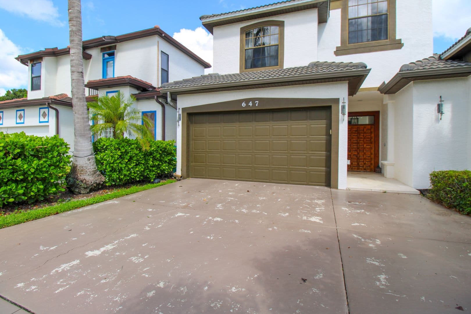Naples House: 647 110th Avenue North