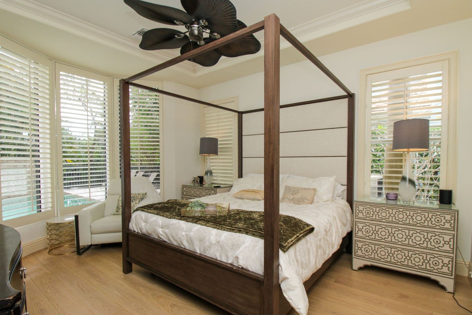 Naples House: 1412 Hemingway Place