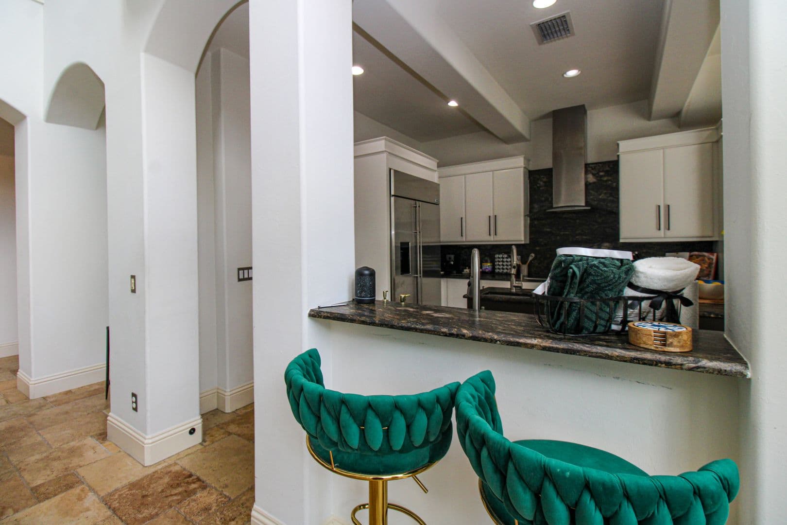 Naples House: 1412 Hemingway Place