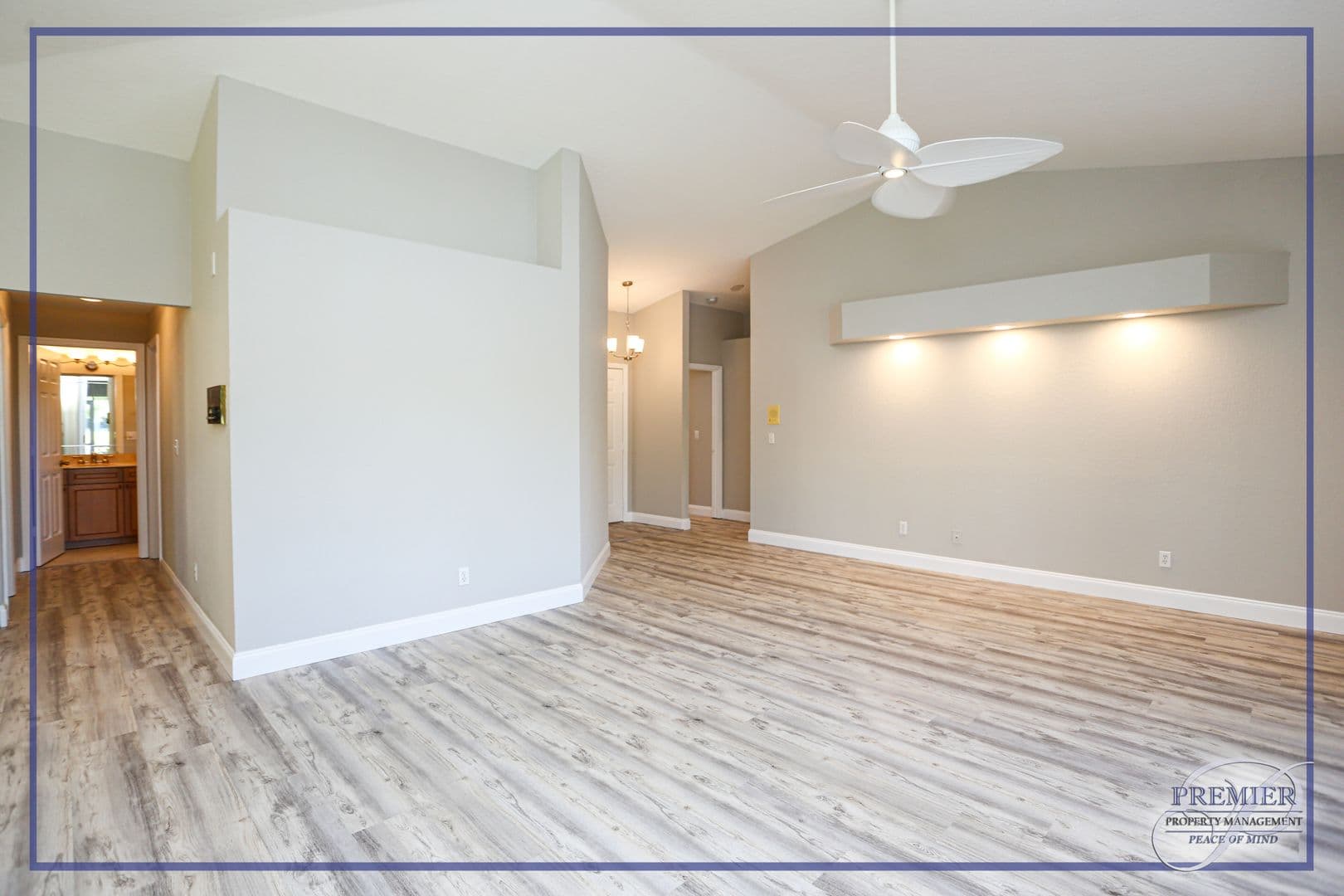 Naples House: 402 Emerald Bay Circle #E7