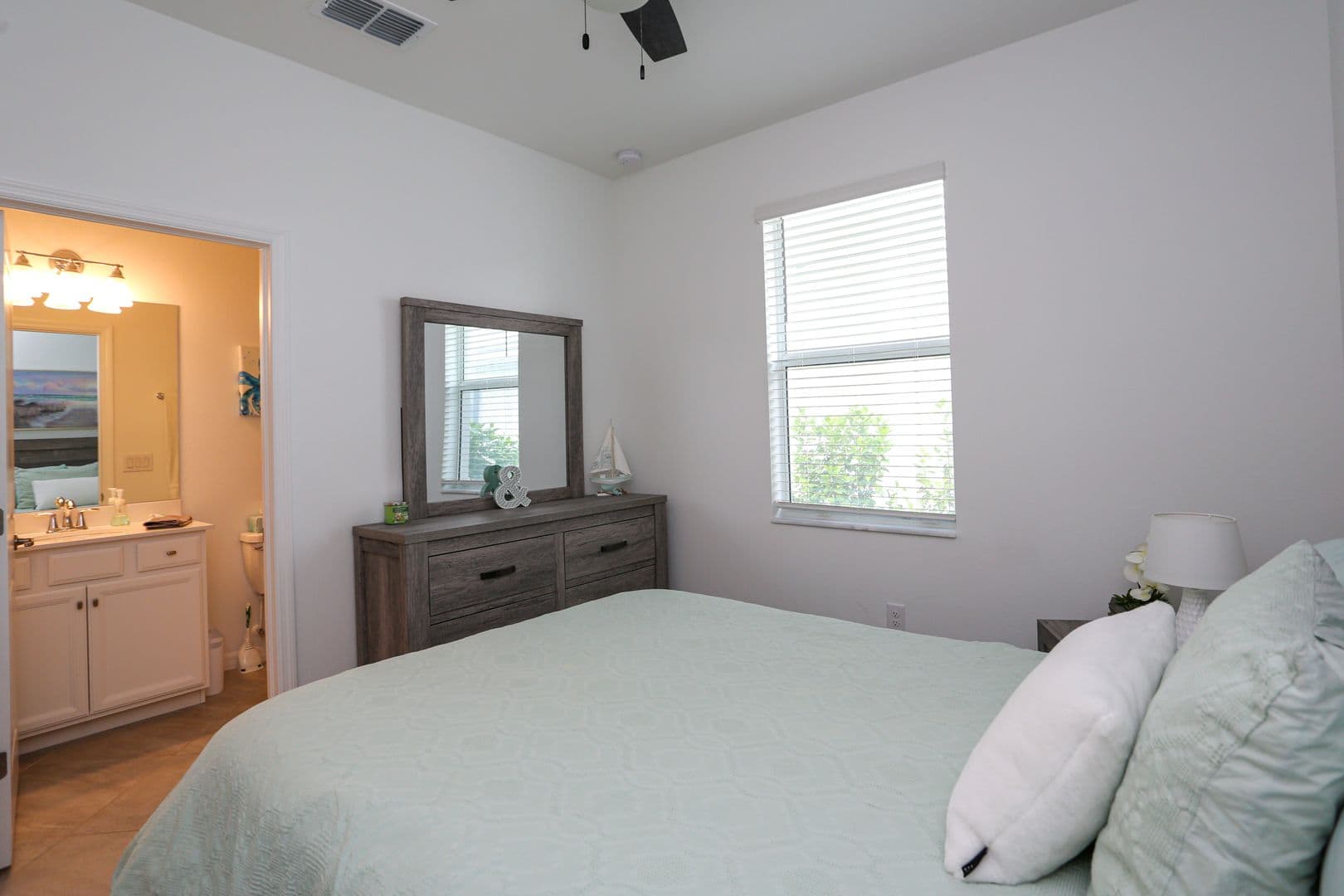 Naples House: 2155 Hamlin Street