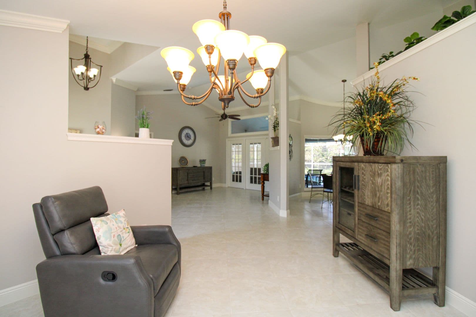 Naples House: 333 Wentworth Court