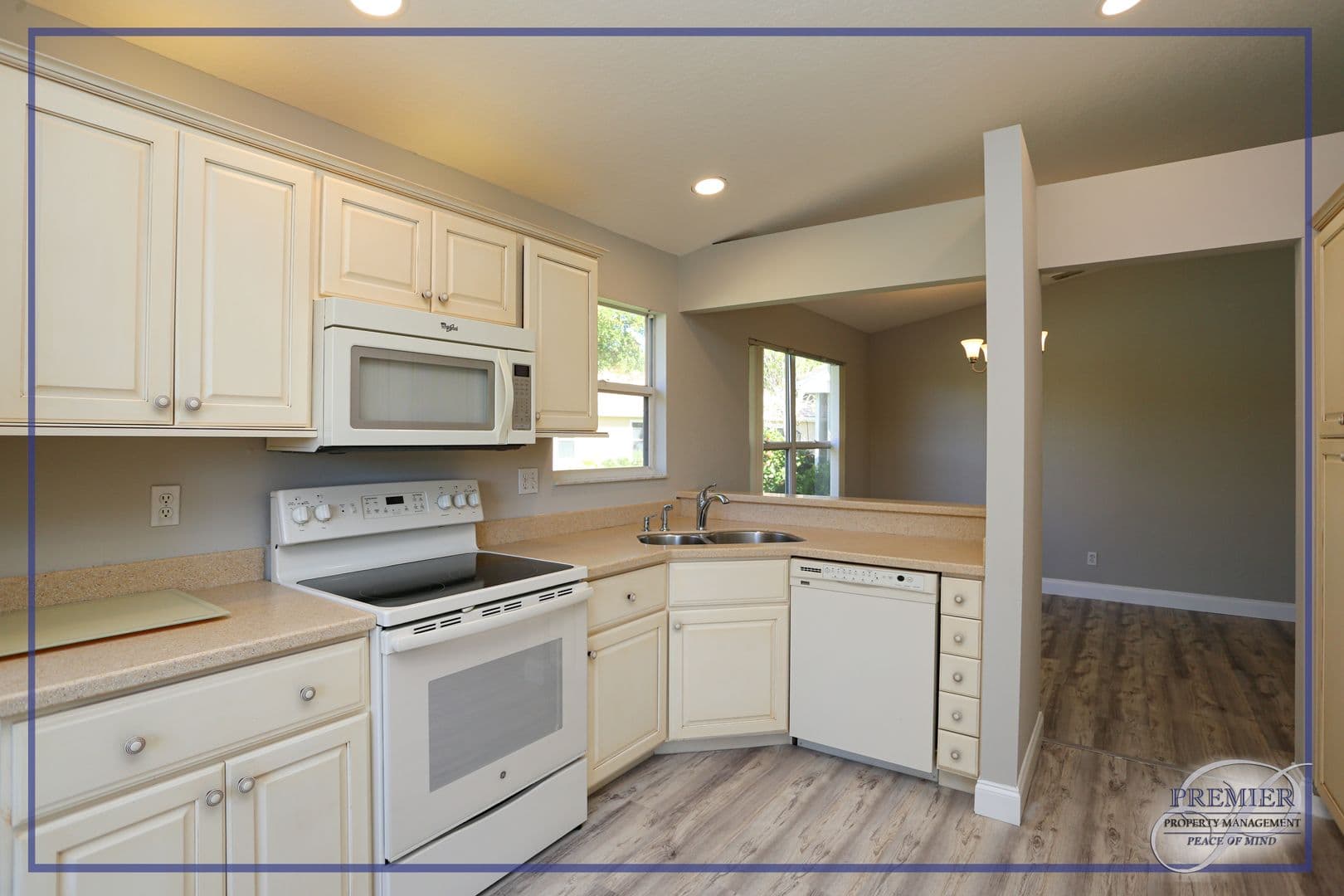 Naples House: 402 Emerald Bay Circle #E7
