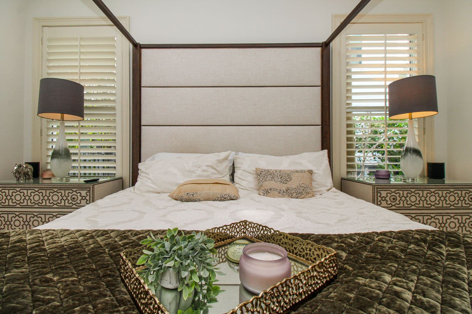 Naples House: 1412 Hemingway Place