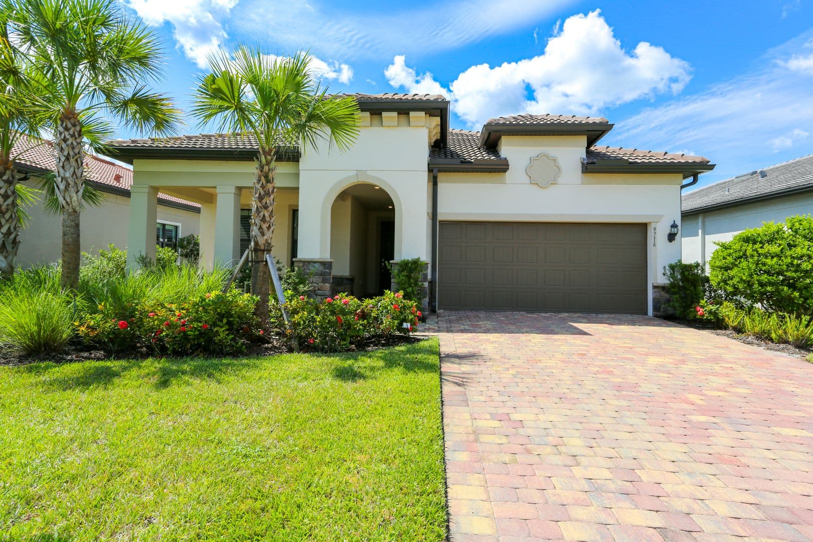 Naples House: 9716 Everglades Drive