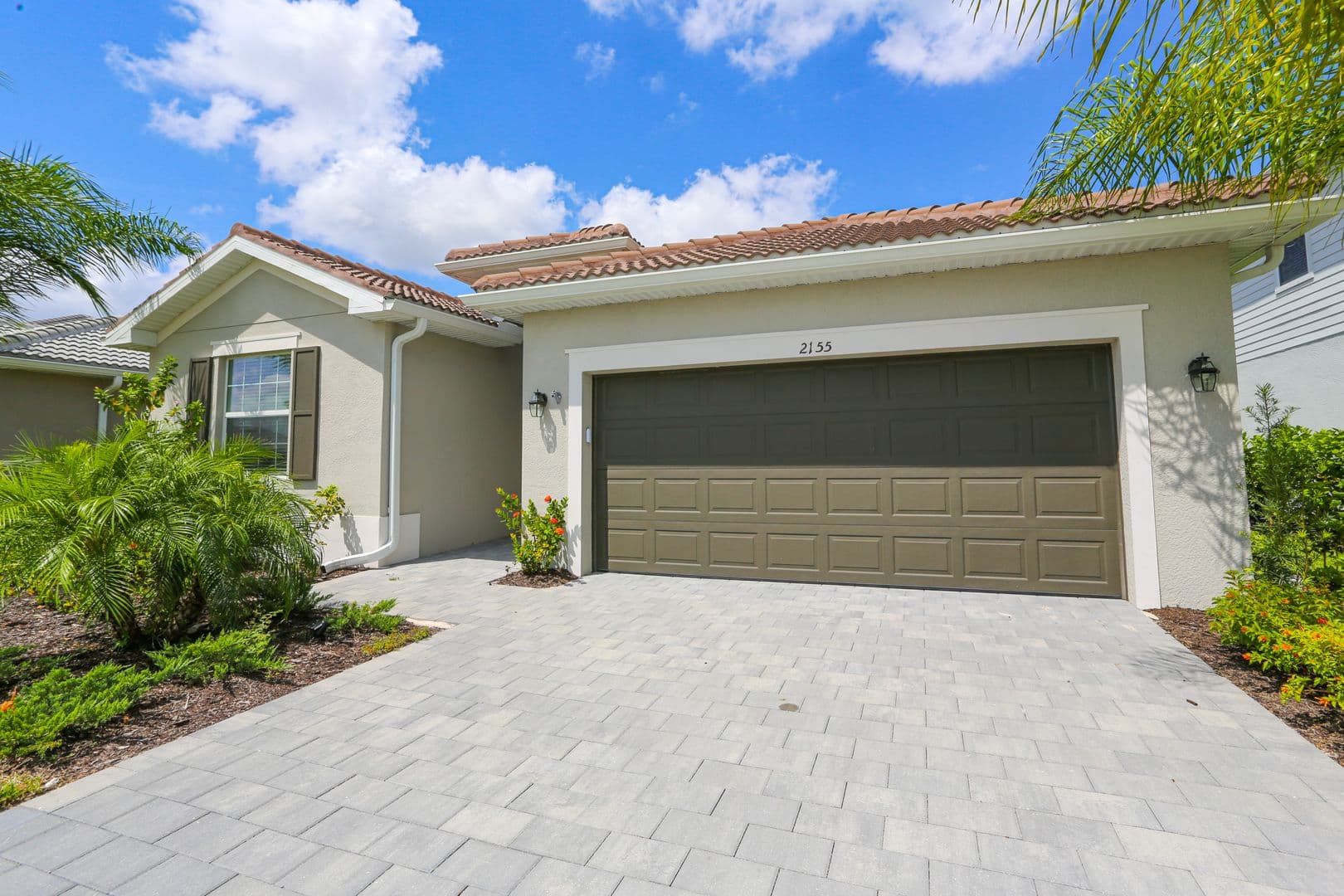 Naples House: 2155 Hamlin Street