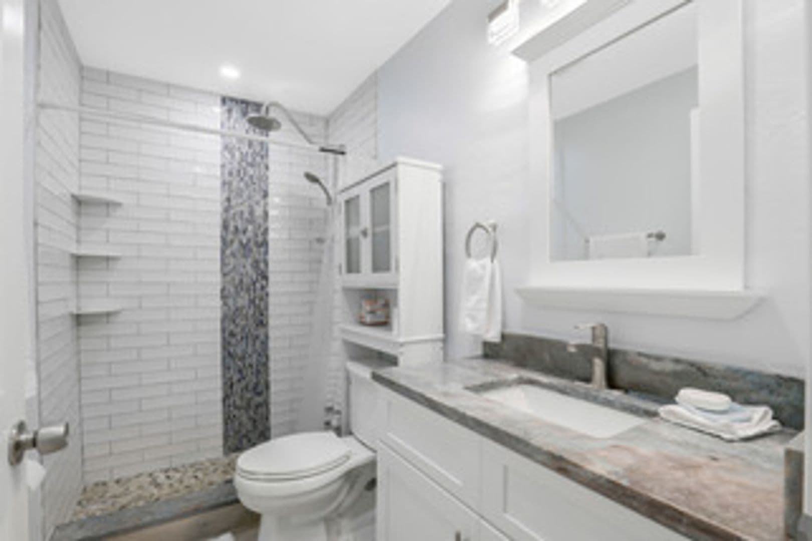 Naples House: 2529 Linwood Avenue #1