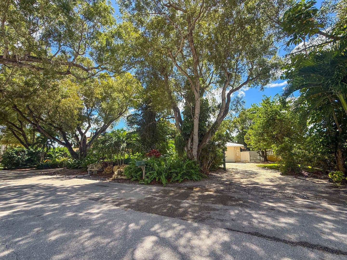 Naples House: 750 Pine Court