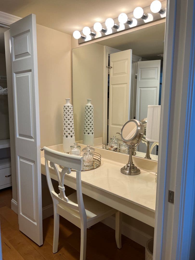 Naples House: 5550 Heron Point Drive #702