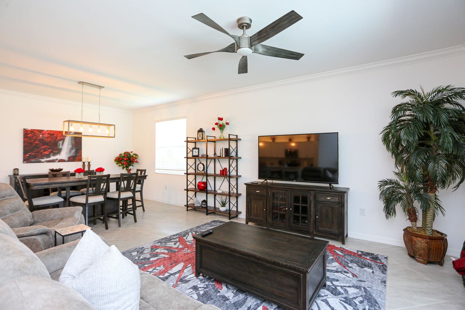 Naples House: 2155 Hamlin Street