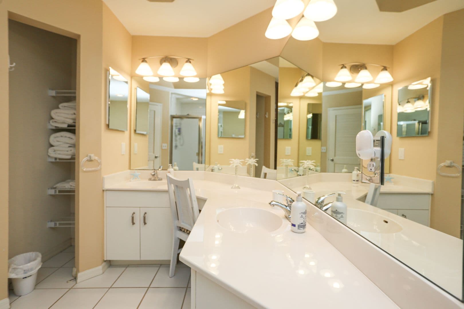Bonita Springs House: 9111 Las Maderas Drive Unit 102