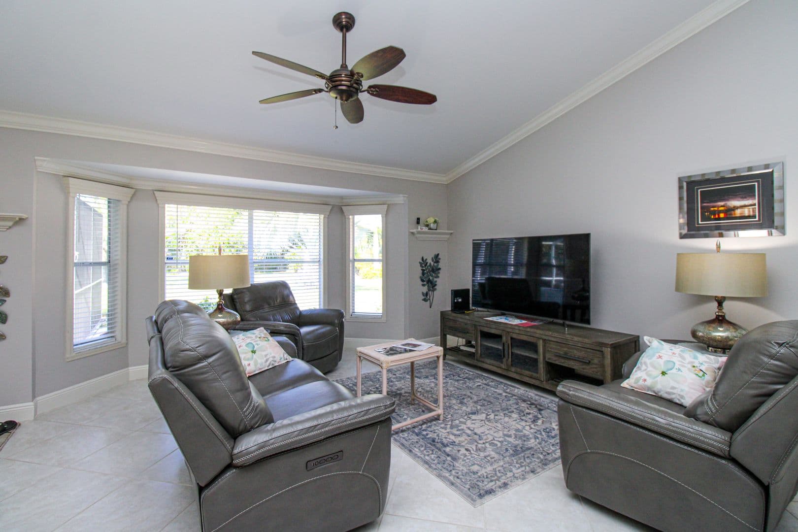Naples House: 333 Wentworth Court