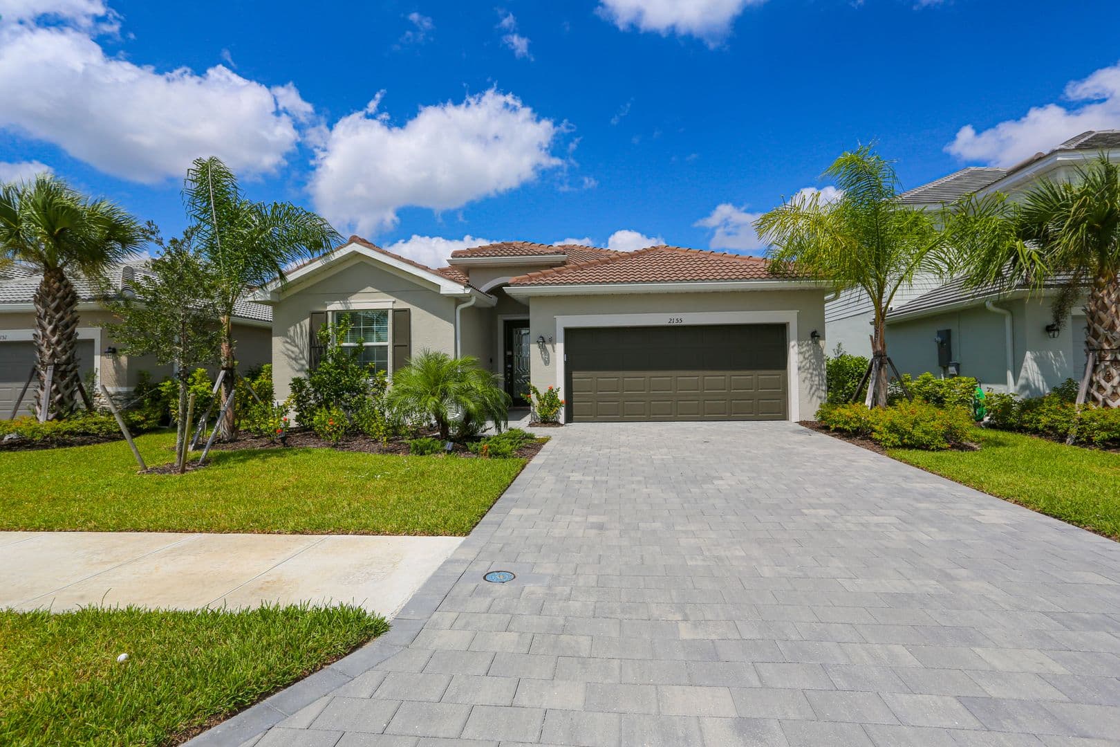 Naples House: 2155 Hamlin Street