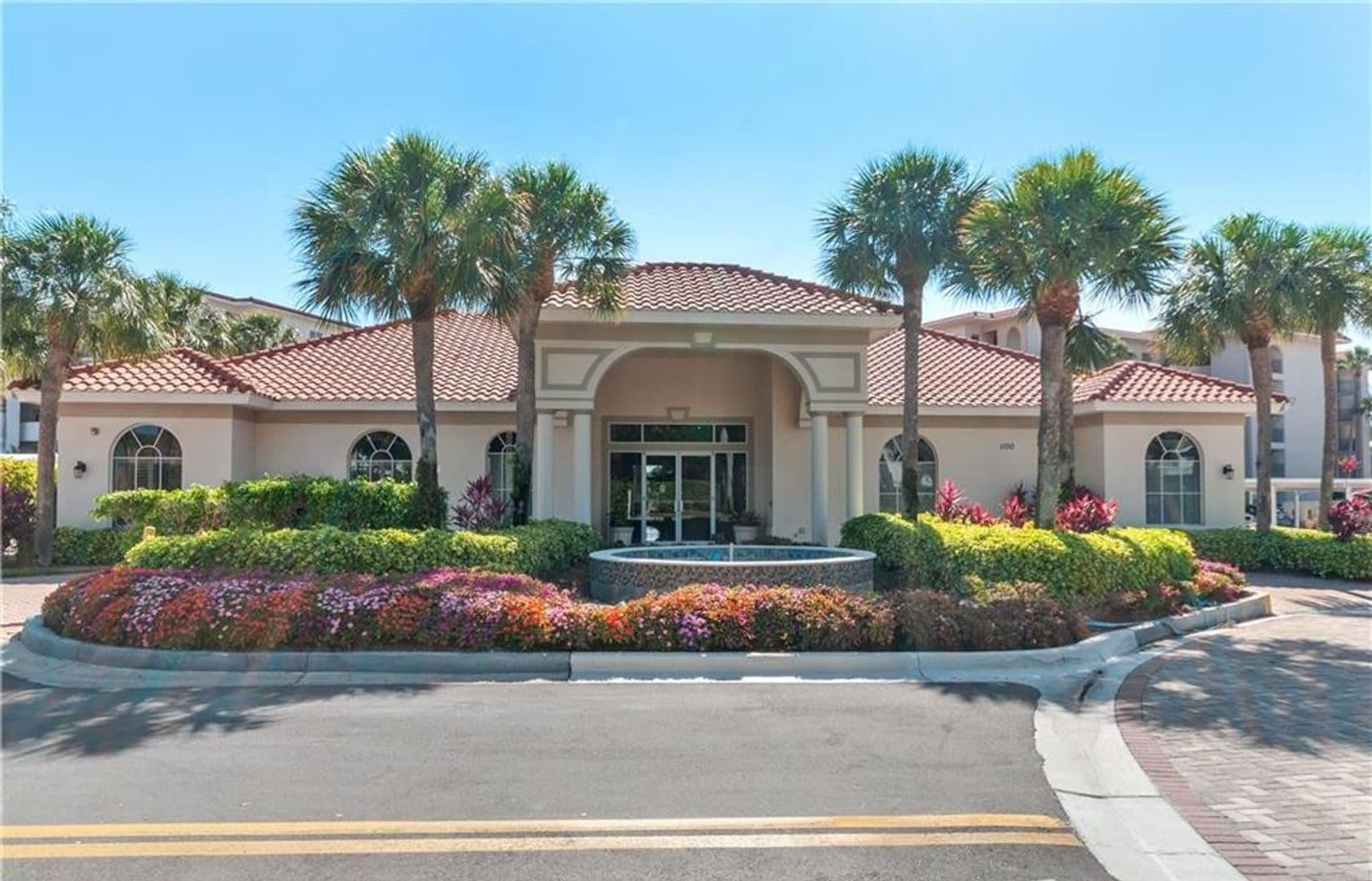 Naples House: 5 High Point Circle W Unit #206