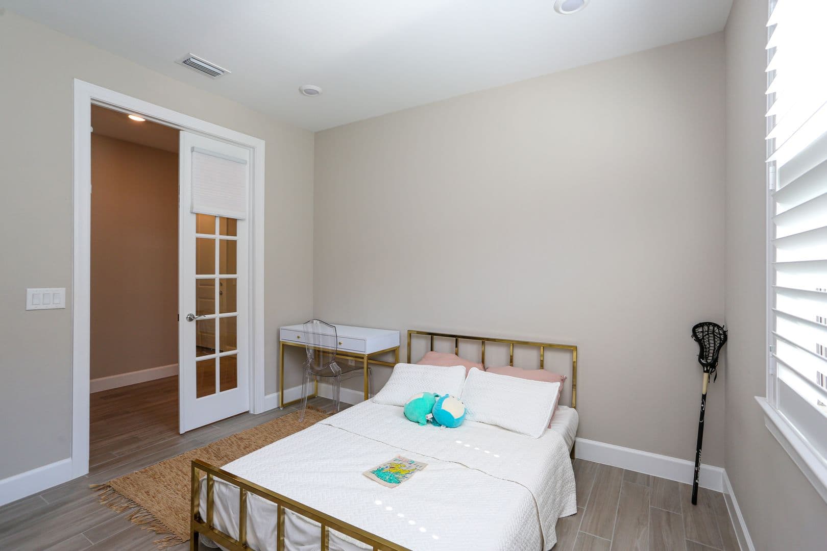 Naples House: 9716 Everglades Drive
