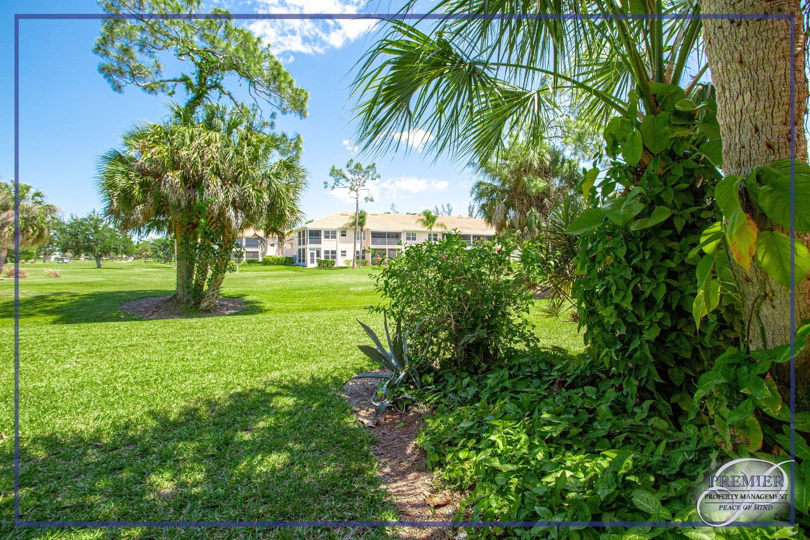 Naples House: 225 Turtle Lake Court #106