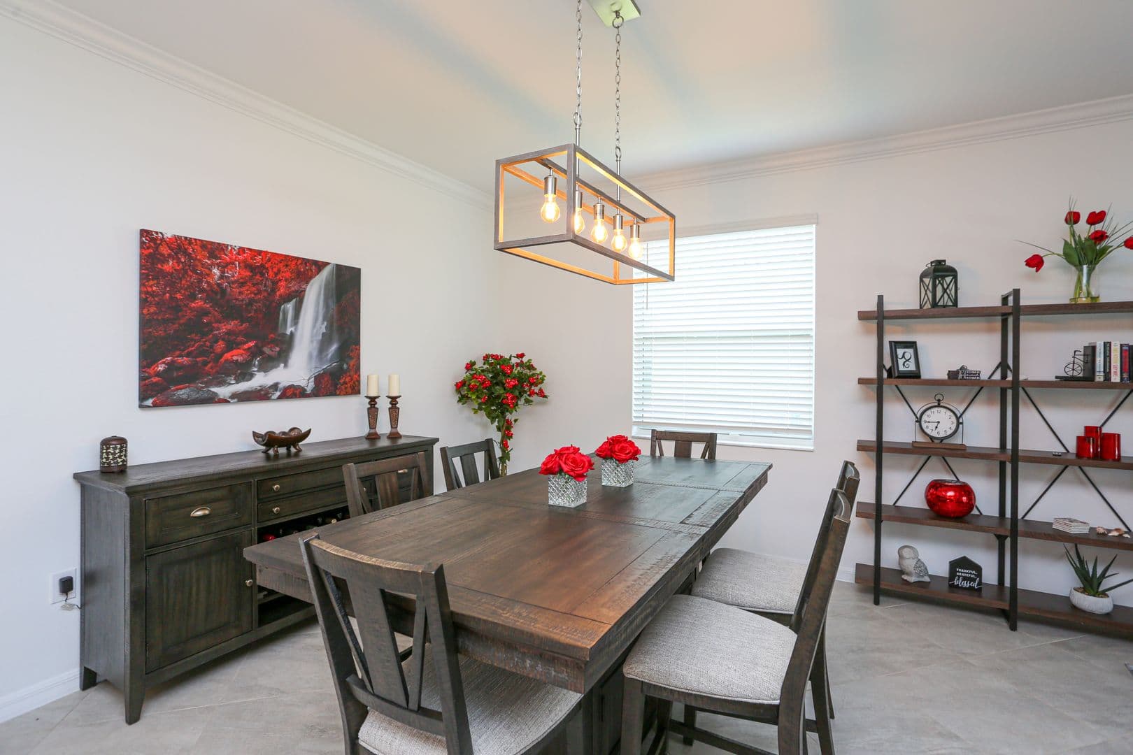 Naples House: 2155 Hamlin Street