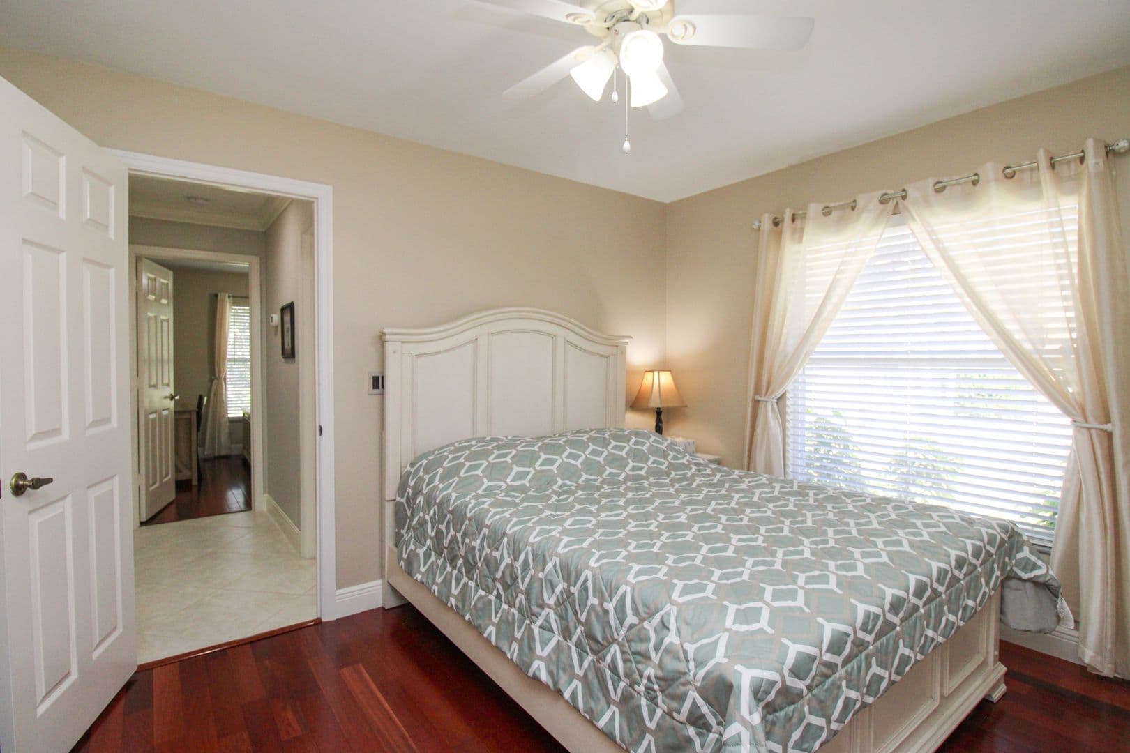 Naples House: 333 Wentworth Court