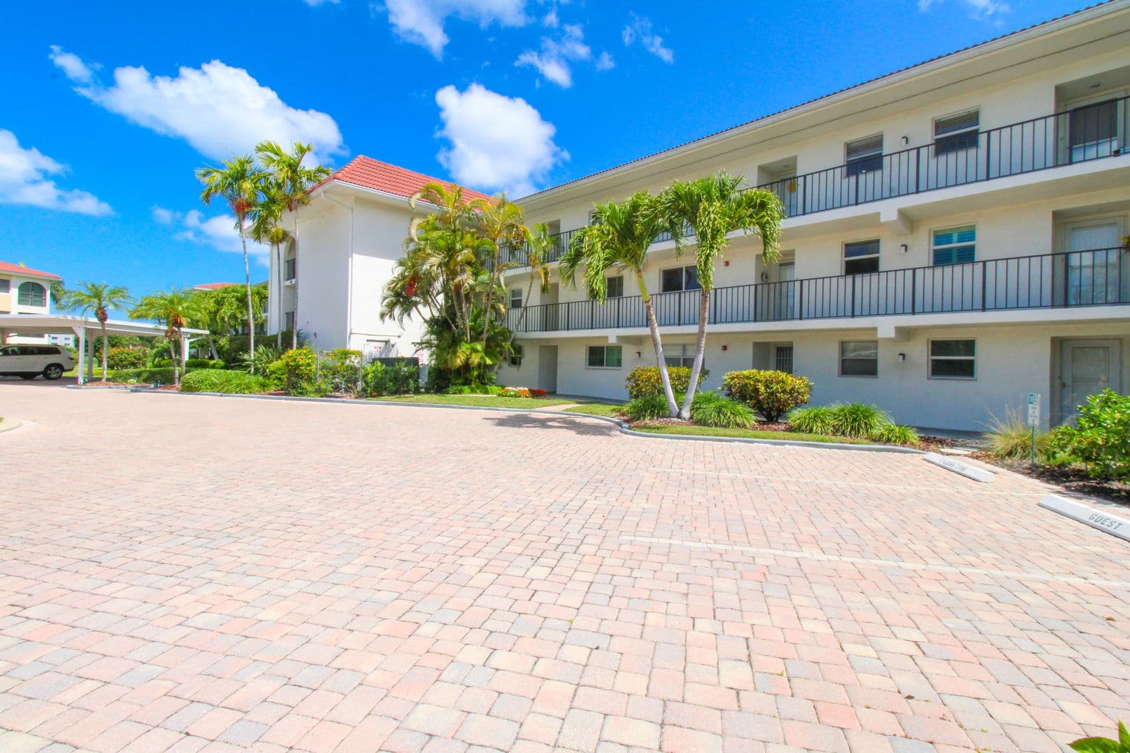 Naples House: 41 High Point Circle S #303