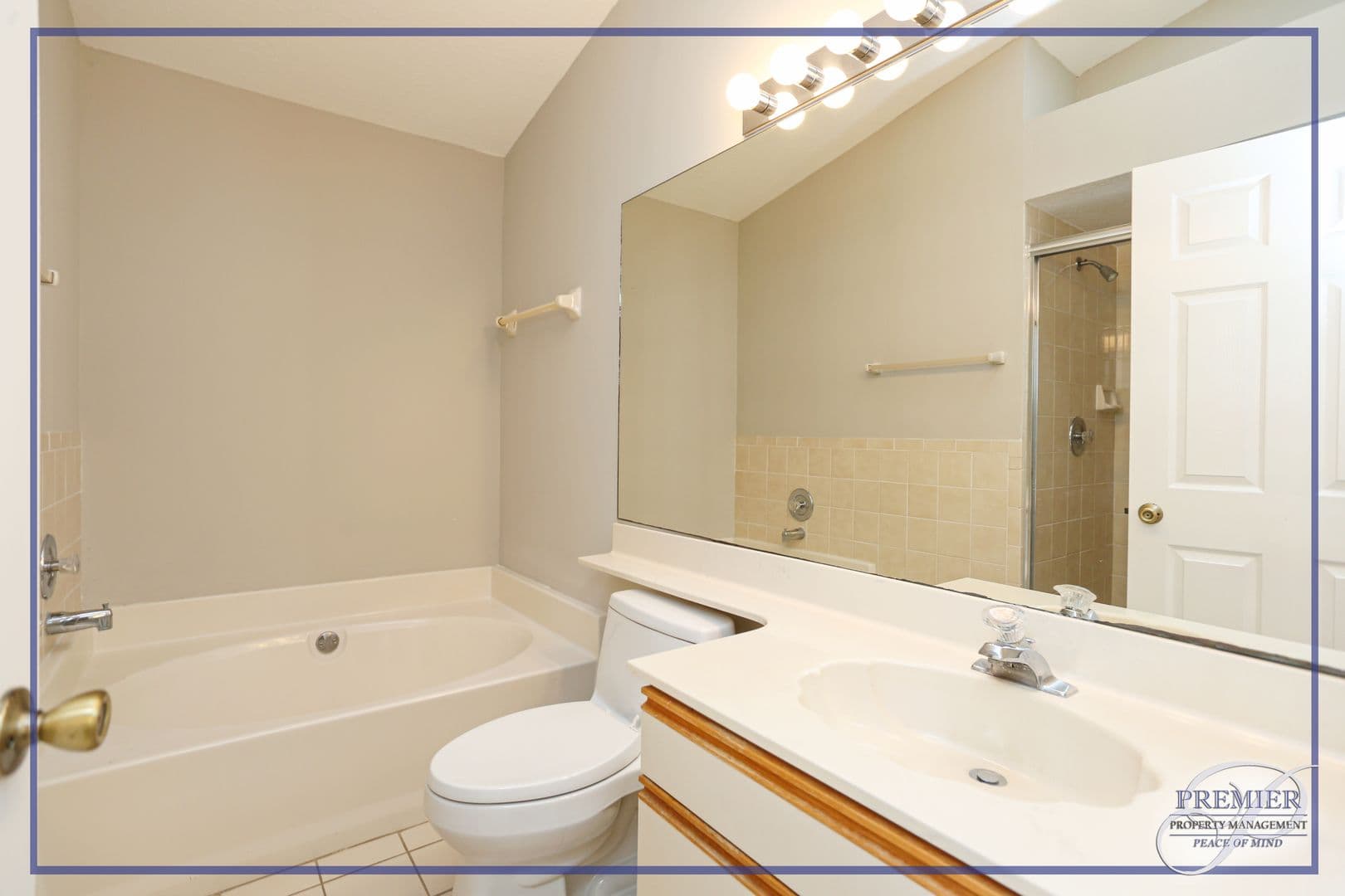 Naples House: 402 Emerald Bay Circle #E7