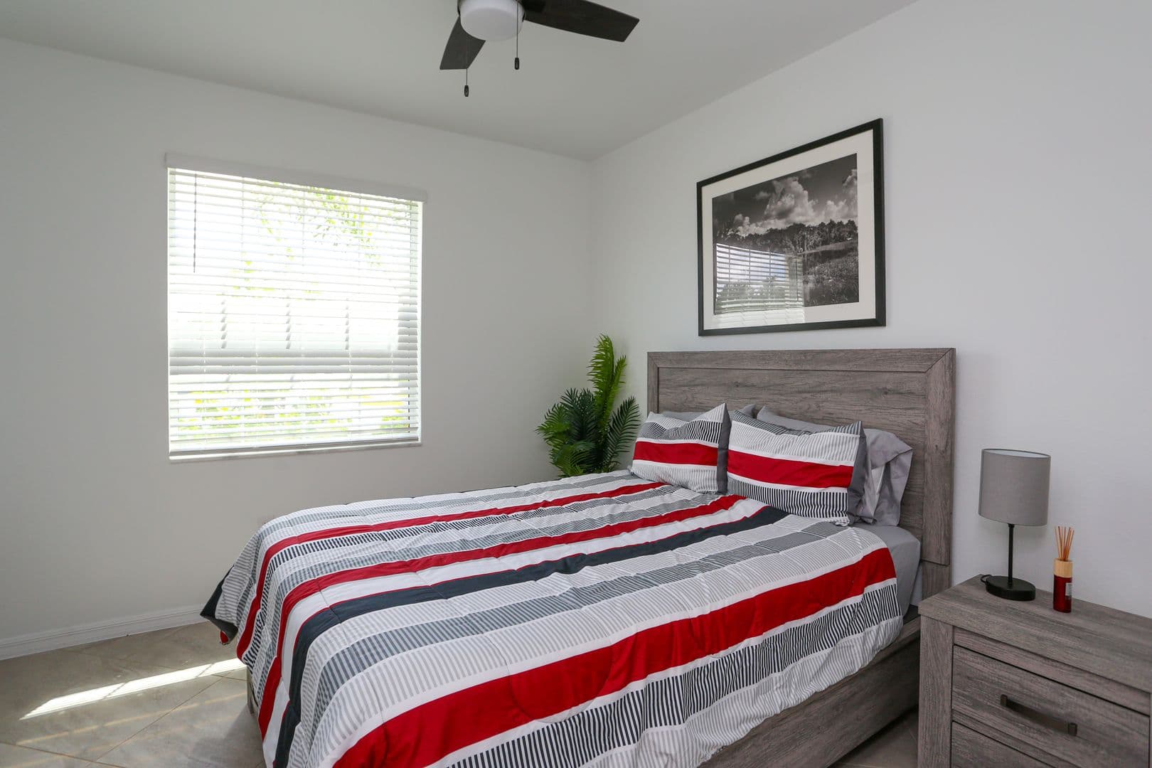 Naples House: 2155 Hamlin Street