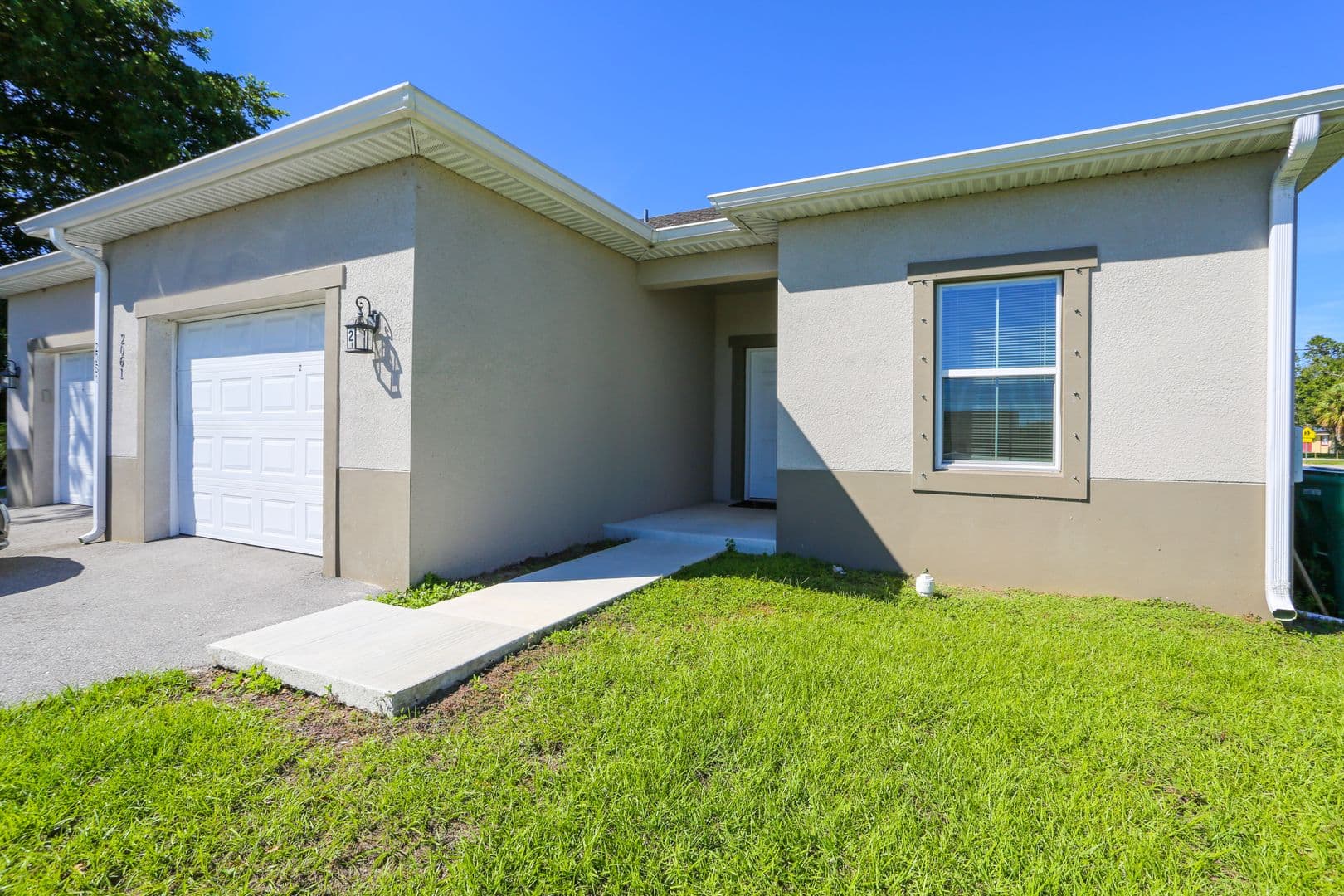 Naples Apartment: 2061 Sunshine Boulevard