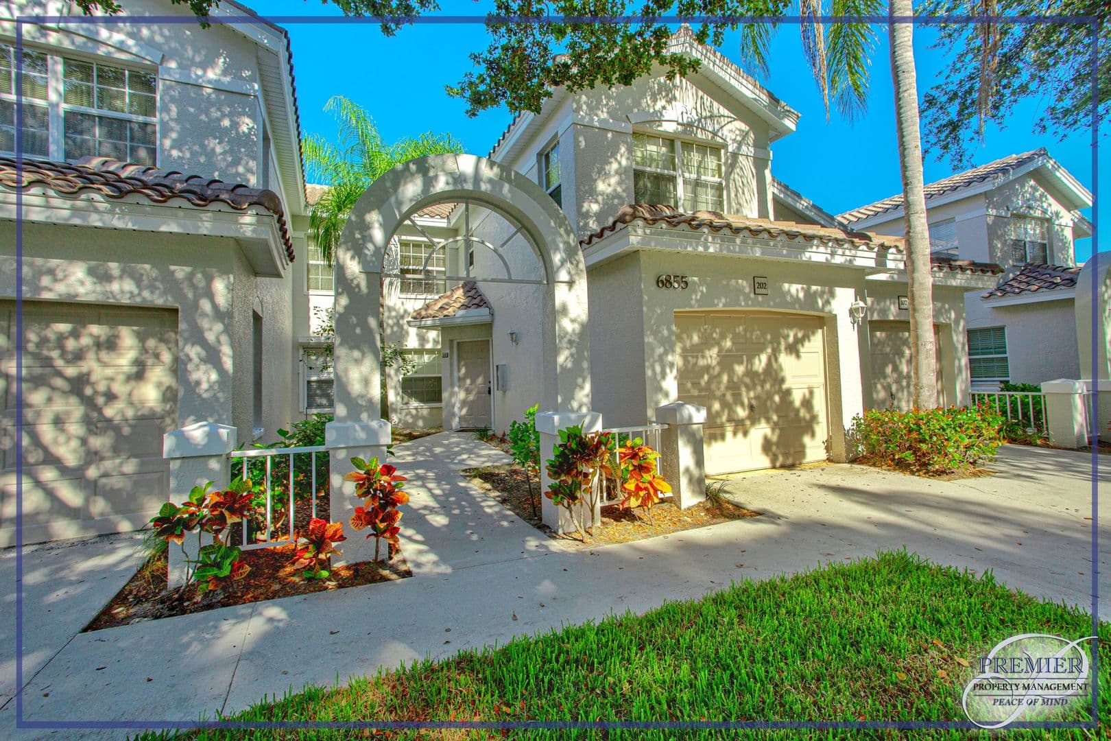 Naples House: 6855 Satinleaf Road South #202