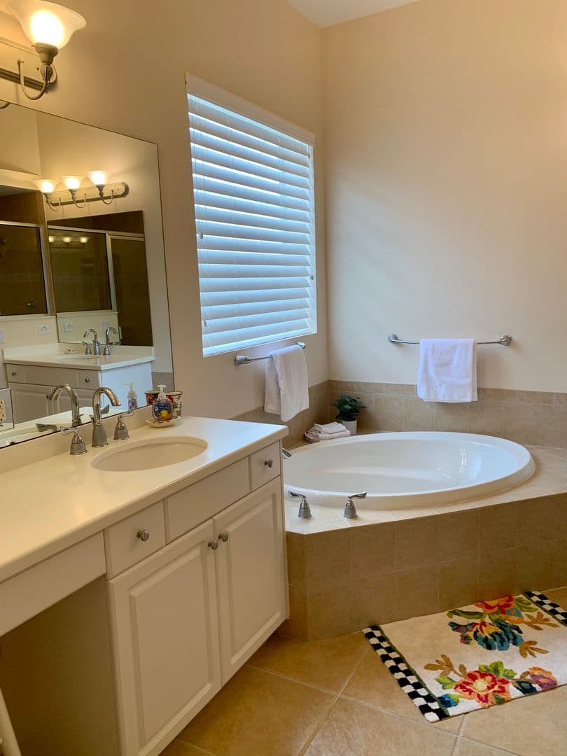 Naples House: 3910 Jasmine Lake Circle
