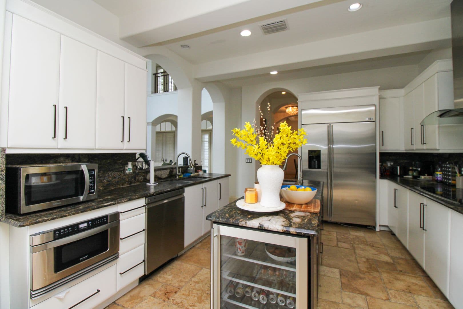 Naples House: 1412 Hemingway Place