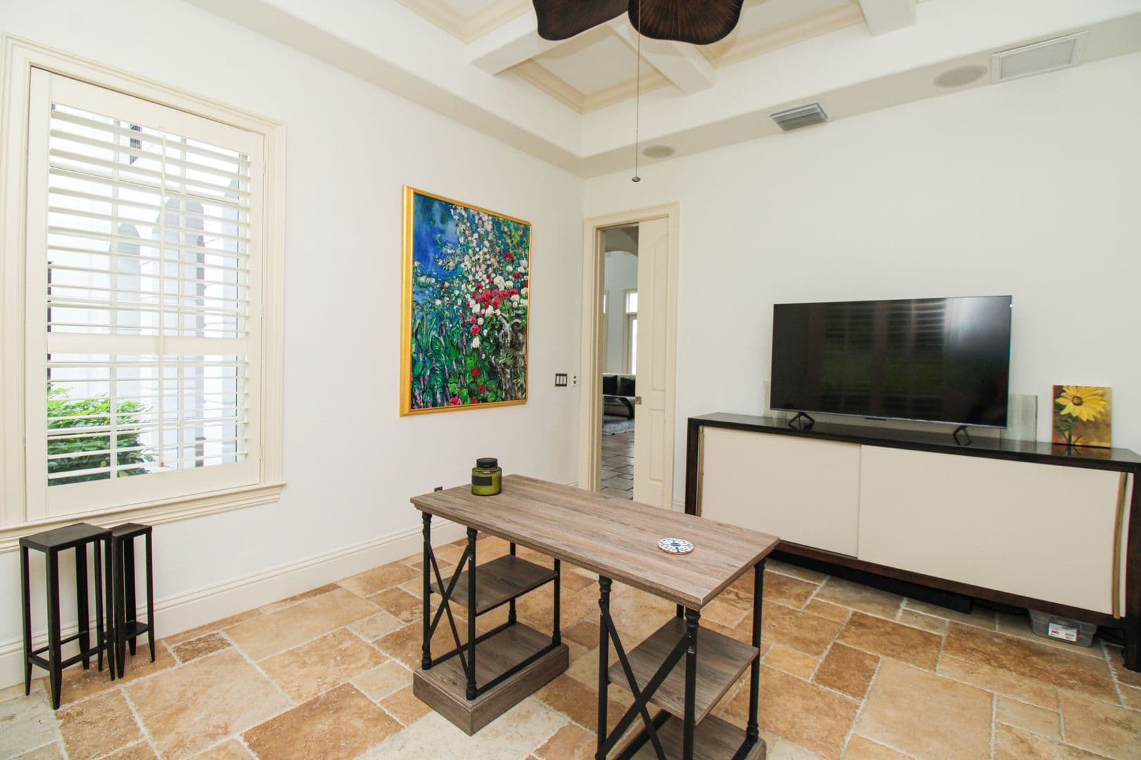 Naples House: 1412 Hemingway Place