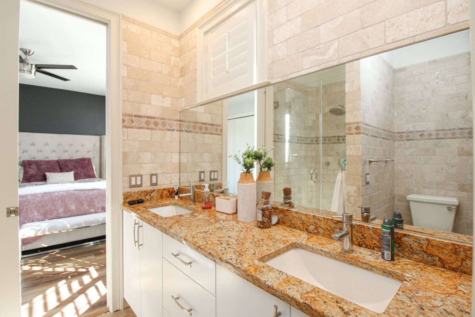 Naples House: 1412 Hemingway Place