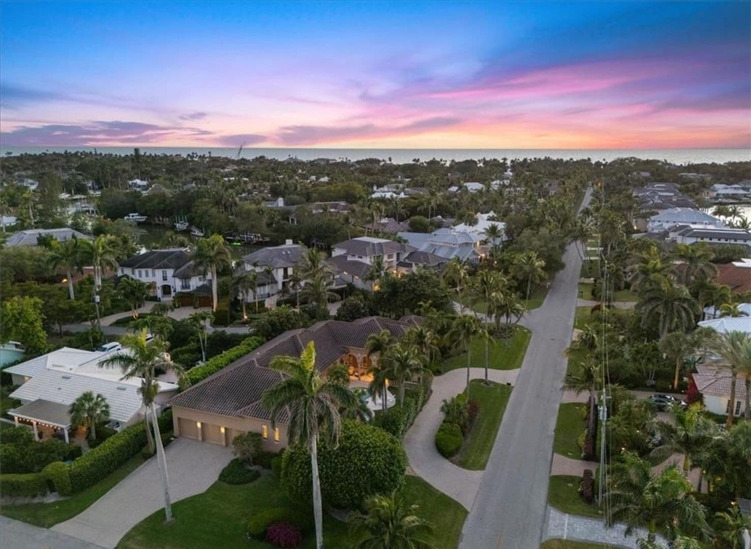 Naples House: 550 21st Avenue Street