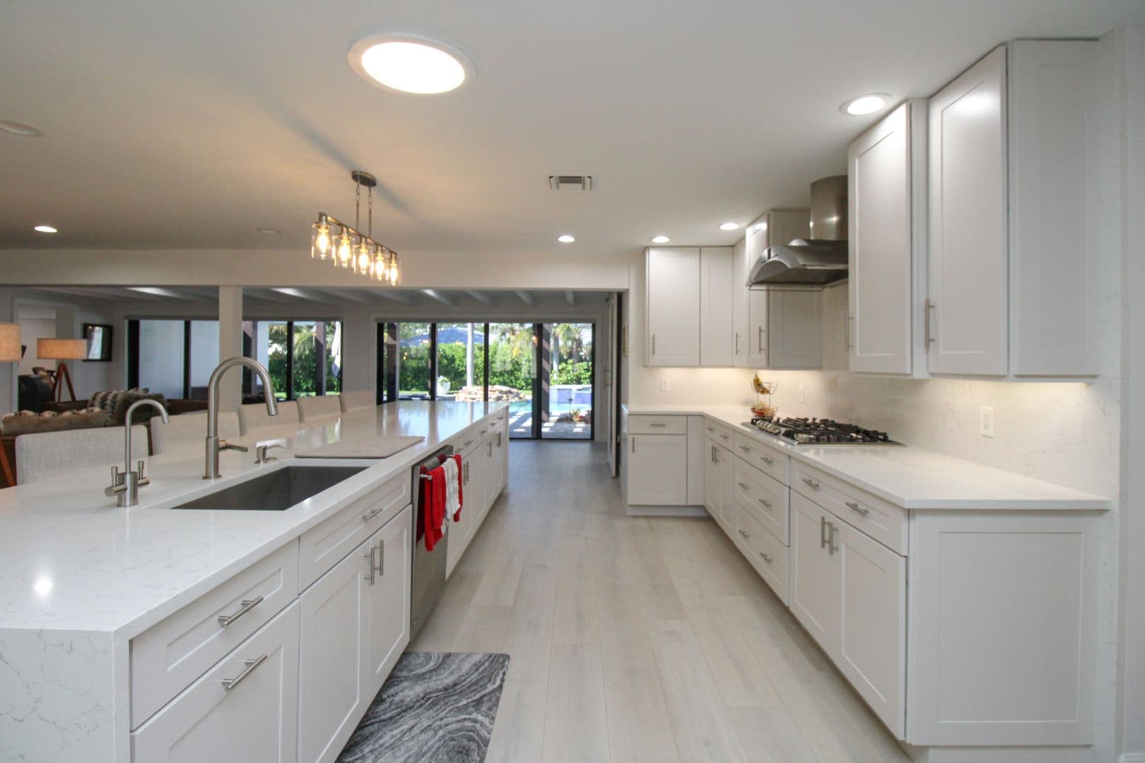 Naples House: 1555 Crayton Road
