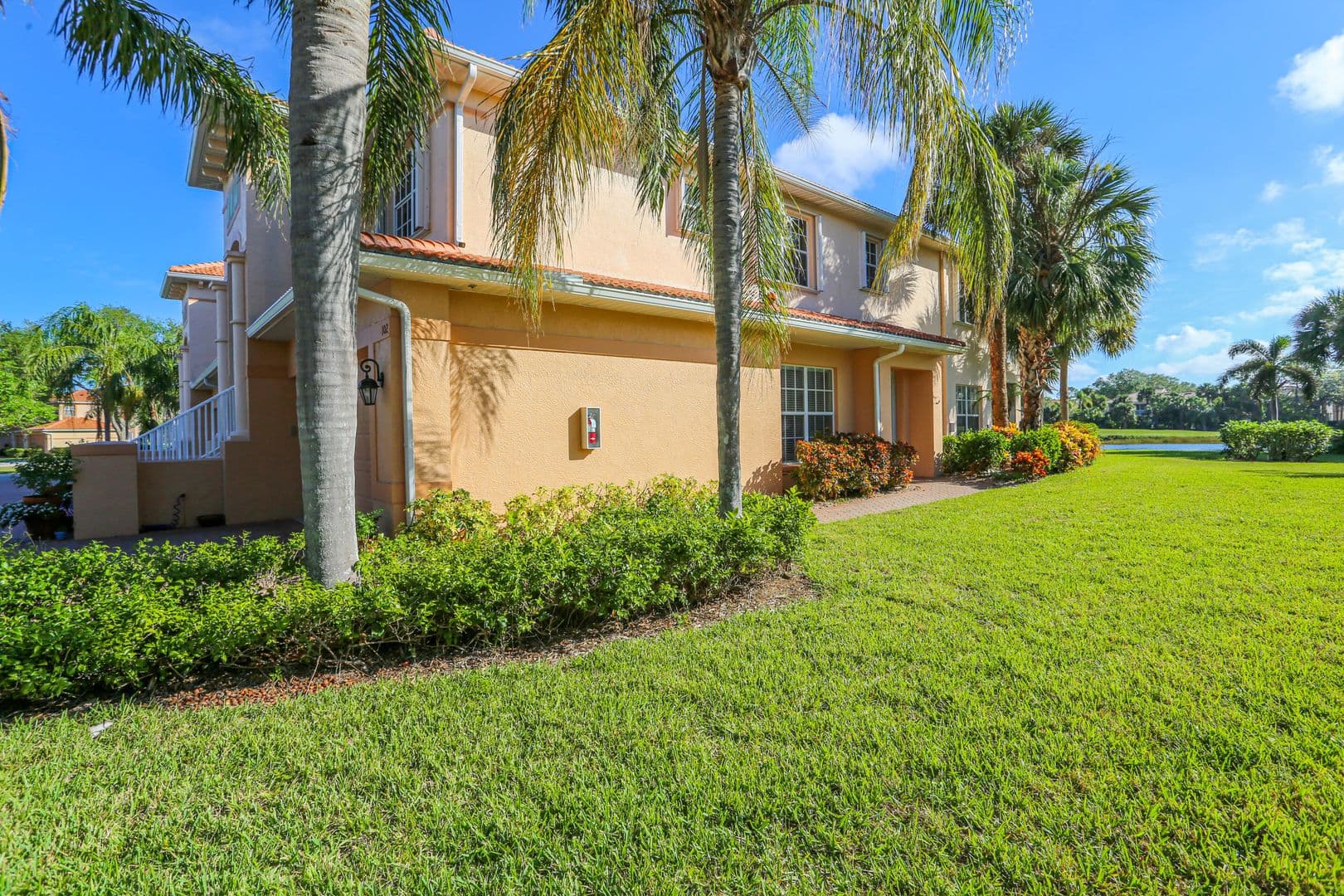 Bonita Springs House: 8981 Palmas Grandes Boulevard Unit 102