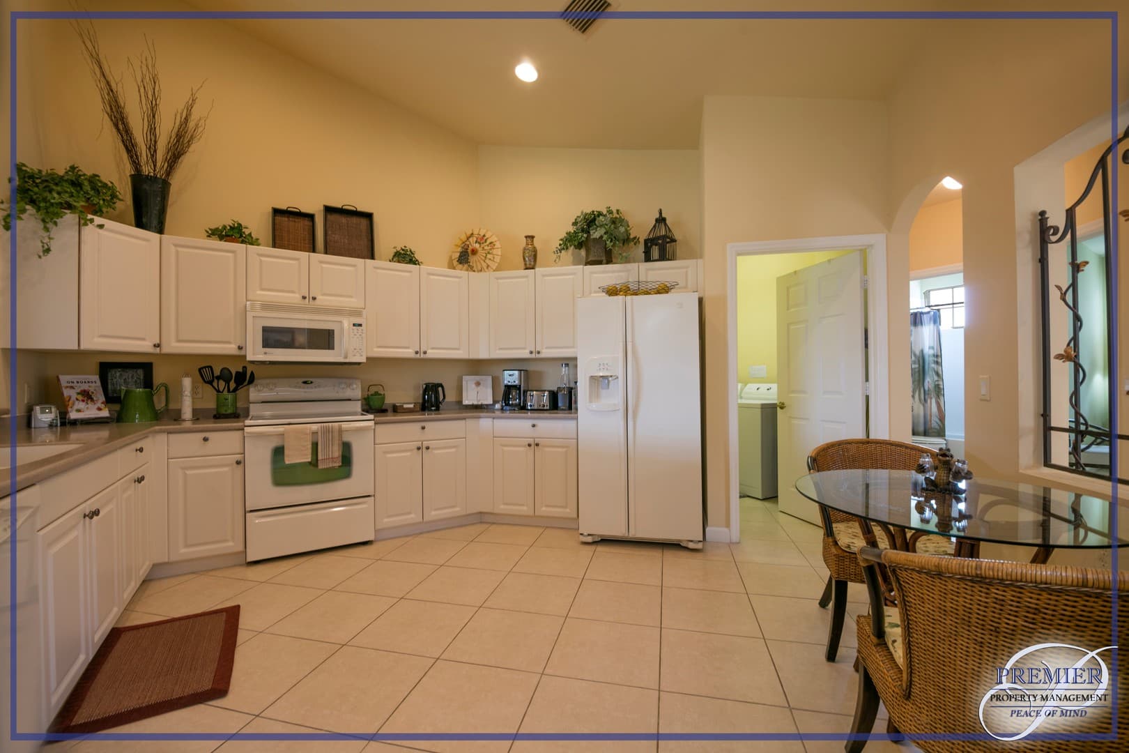 Naples House: 3048 Horizon Lane #1104