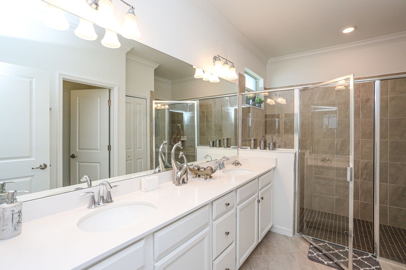 Naples House: 2155 Hamlin Street