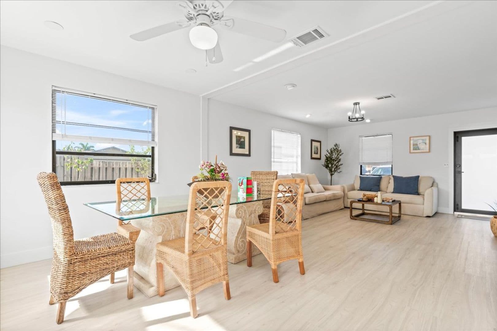 Naples House: 1332 Granada Boulevard