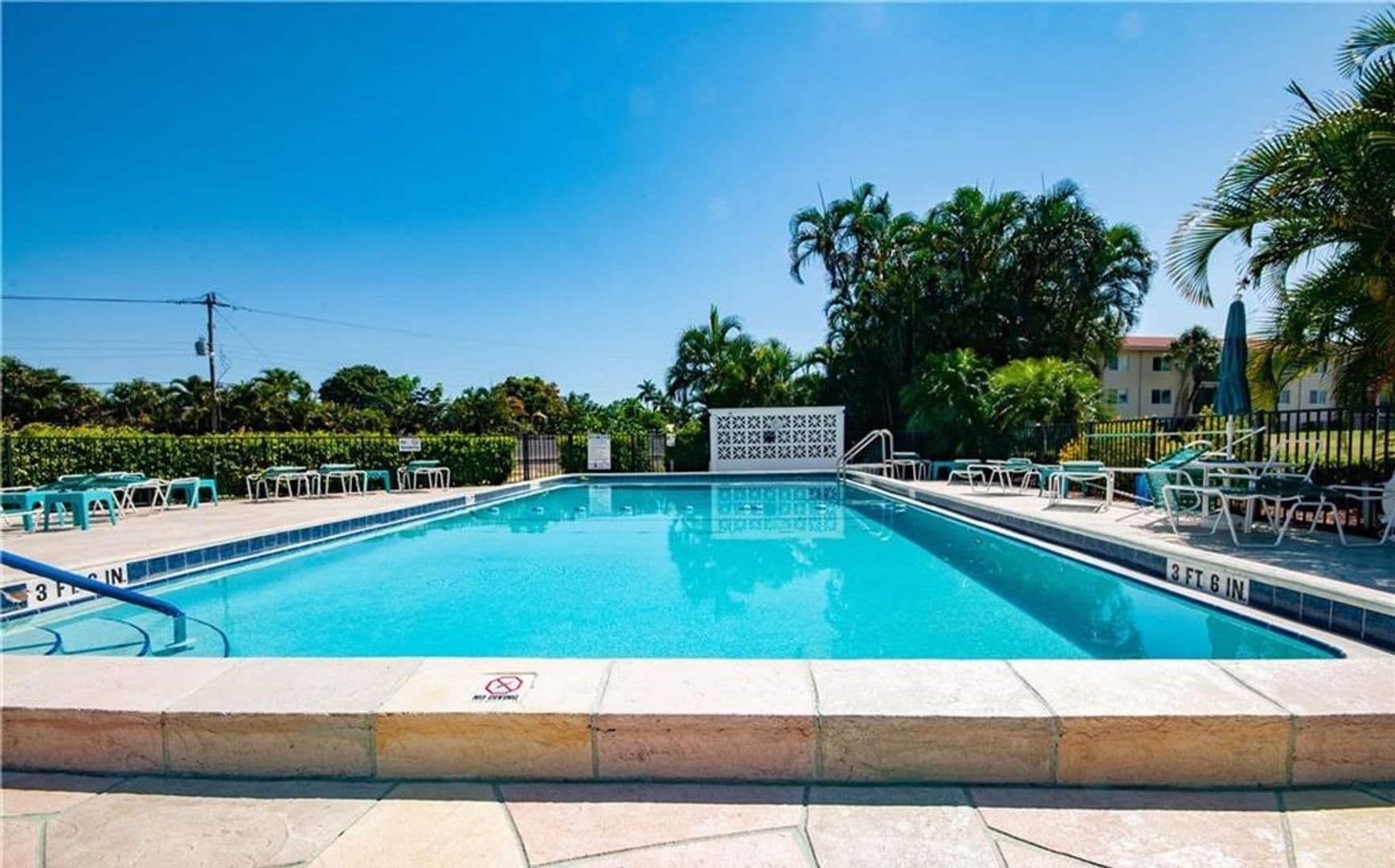 Naples House: 5 High Point Circle W Unit #206