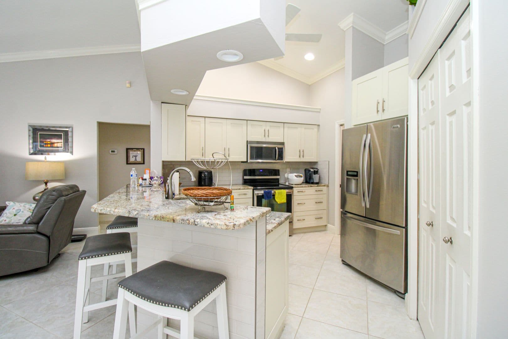 Naples House: 333 Wentworth Court