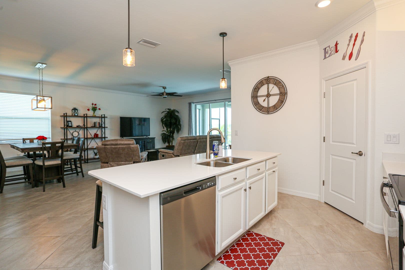 Naples House: 2155 Hamlin Street
